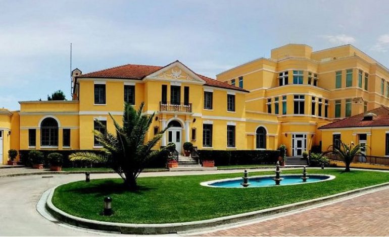 “PRIORITET, MBROJTJA…”/Ambasada e SHBA sqaron thirrjen për shmangien e disa lokaleve në Tiranë