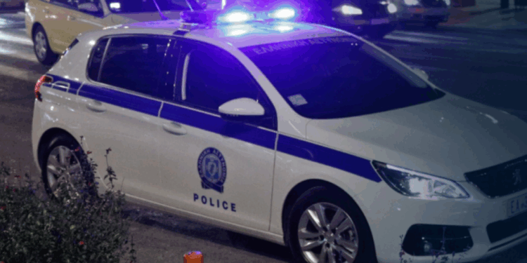 AKSIDENT TRAGJIK NË ATHINË/ Tre të mitur përplasen me një pemë, një 15-vjeçar humb jetën, në makinë edhe një shqiptar