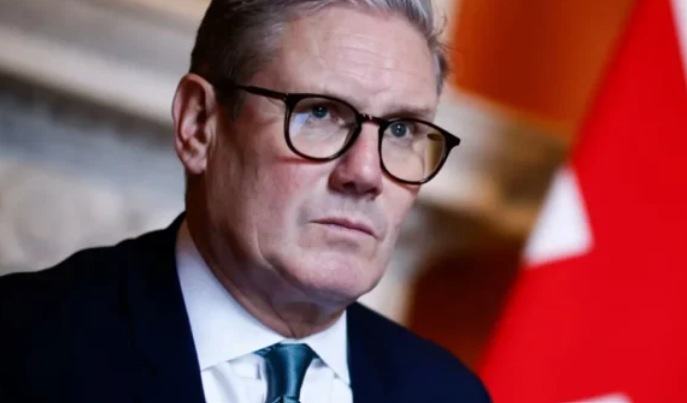 “SKANDALI EPSTEIN TRONDIT BRITANINË, JO SHBA-në”/ Analiza e CNN: Starmer në rrezik, Trump i paprekur