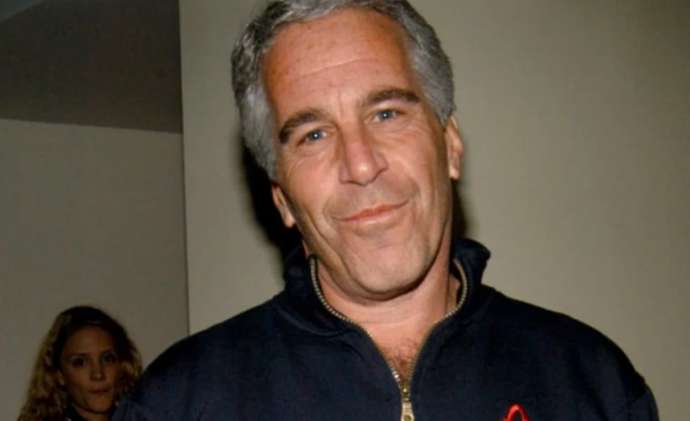 “MËSOVA SE KENI NJË DJALË”/ Skandali i ri i Jeffrey Epstein, zbulohet fëmija sekret i ish-financierit amerikan