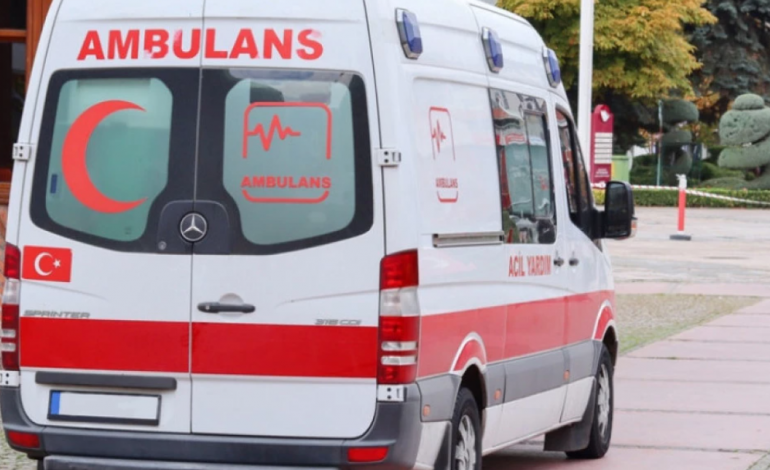 SULM ME THIKË NË STAMBOLL/ Plagosen 6 persona, mes tyre 4 policë. Ndalohet autori, ishte nën efektin e drogës