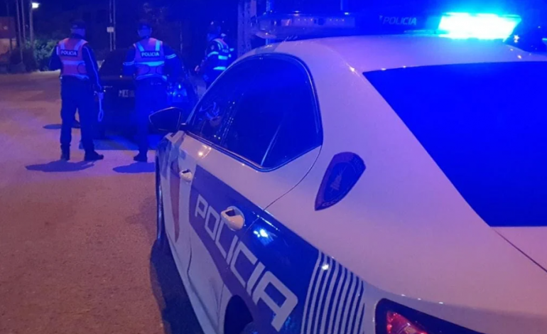 NDODH NË KAVAJË/ 38-vjeçari thyen arrestin shtëpiak dhe përplaset me policinë, efektivët hapin zjarr dhe…