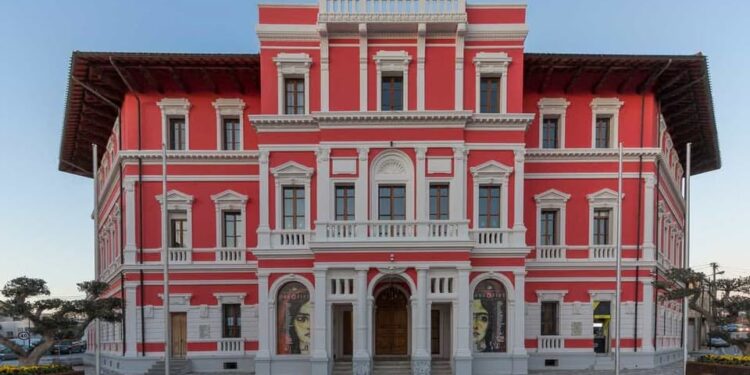 PROKURORIA E VLORËS KONTROLL NË BASHKI/ Sekuestrohen dosjet e pronave dhe plazheve për vitet 2023–2025