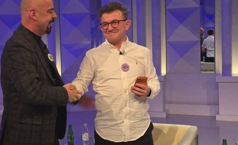 PAS GRUSHTEVE LIVE NË EMISION/ “Pajtohen” Berat Buzhala dhe Albatros Rexhaj