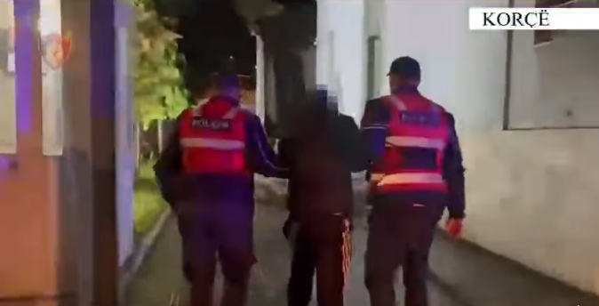 E PËSON KEQ/ Përdorte lokalin për të shitur lëndë narkotike, në pranga 36-vjeçari dhe dy bashkëpunëtorët e tij