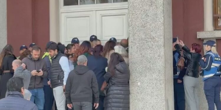 PROJEKTI TID/ Rama shkon në Durrës për të takuar banorët protestues, opozita kërkon komision hetimor