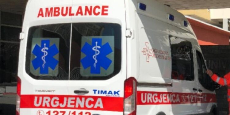 TRAGJIKE/ Po riparonte makinën në një servis, humb jetën aksidentalisht 23-vjeçari në Librazhd