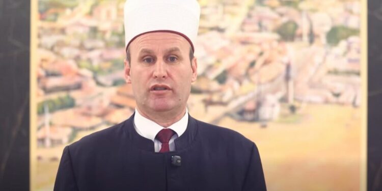 NIS MUAJI I RAMAZANIT/ Kreu i KMSH uron besimtarët: Zoti jua pranoftë lutjet