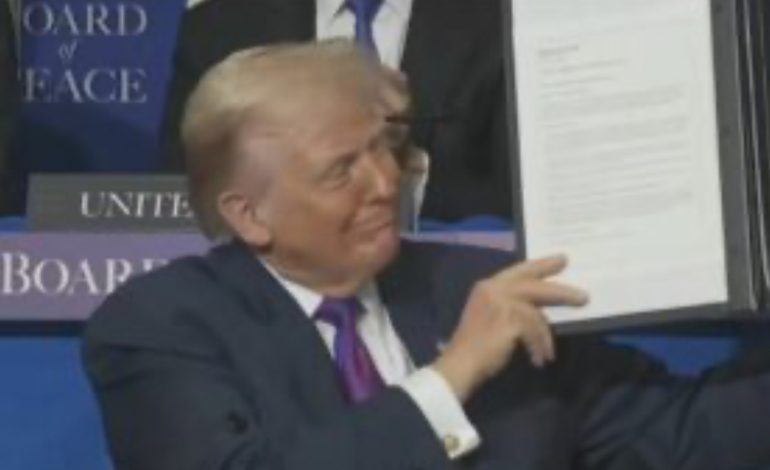 NËNSHKRUHET THEMELIMI I BORDIT TË PAQES/ Trump mbyll fjalën e tij: Do të bëjmë Gazën shembull uniteti! Bashkëpunim edhe me OKB