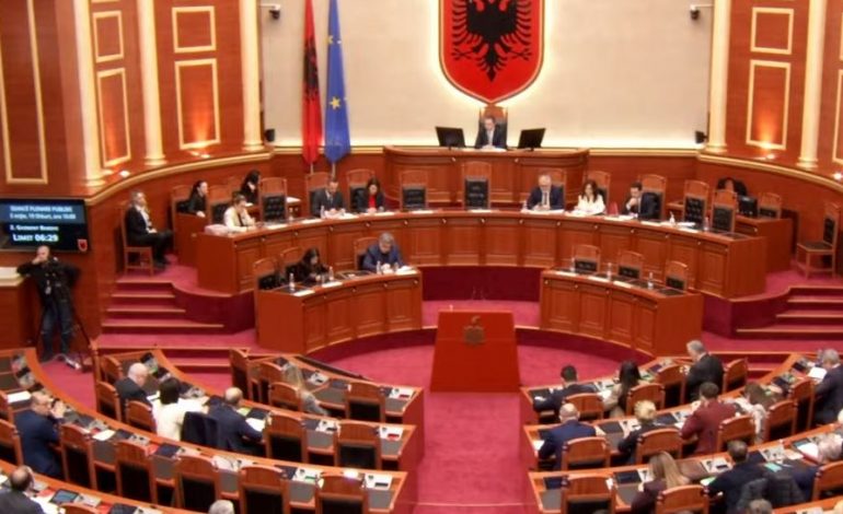 18 ORË SEANCË NË KUVEND/ Zgjidhen 4 anëtarët e rinj të Këshillit Mbikëqyrës të BSH, rrëzohen 6 propozime të opozitës
