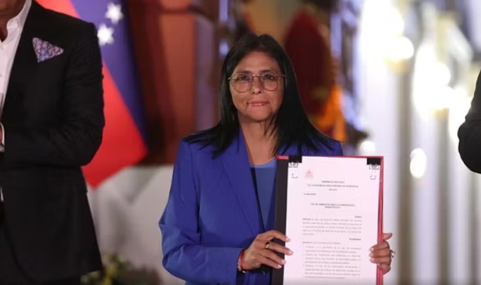 VENEZUELA MIRATON UNANIMISHT AMNISITINË PËR TË BURGOSURIT POLITIK/ Pse përjashtohet fituesja e Çmimit Nobel për Paqe
