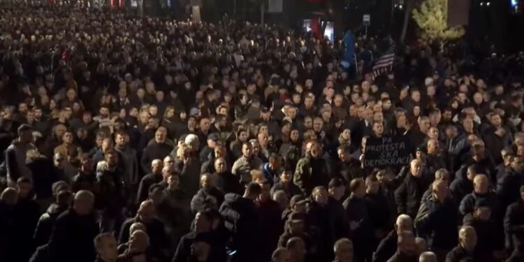 NIS PROTESTA E TRETË KOMBËTARE E PD/ Më shumë se 1300 efektivë në terren