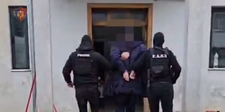 I DËNUAR ME 12 VITE BURG NË ITALI PËR DROGË/ Arrestohet në Durrës 43-vjeçari