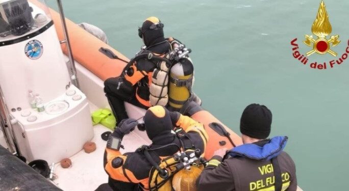 E RËNDË/ Dhunoi nënën e tij dhe më pas u hodh në det, gjendet i mbytur 20-vjeçari shqiptar! Si ndodhi ngjarja e rëndë në Itali