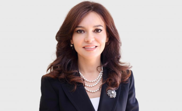 “MIRËNJOHËSE…”/ Elisa Spiropali reagon për herë të parë pas shkarkimit nga Edi Rama: Dje përfundoi një detyrë, por jo një rrugëtim