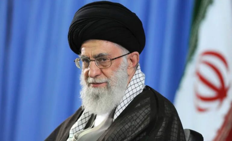 SULMET E IZRAELIT DHE SHBA/ Reuters: Khamenei nuk ndodhet në Teheran