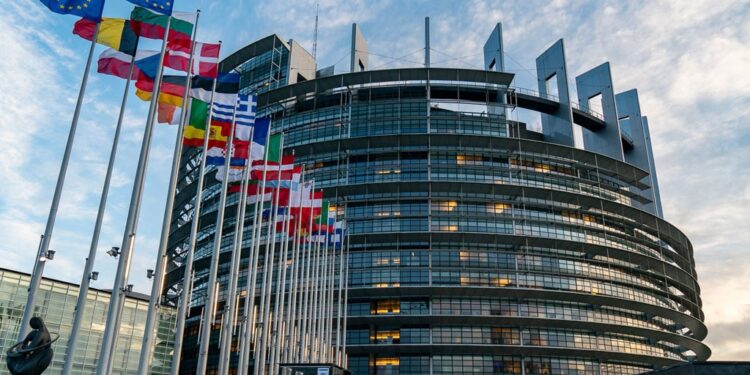 PARLAMENTI EUROPIAN MBËSHTET SHQIPËRINË/ Integrimi në BE, 9 eurodeputetë javën e ardhshme në Tiranë