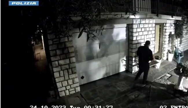 HAPTE DYERT DHE DRITARET ME KRIKO MAKINASH/ Arrestohet në Itali “skifteri” shqiptar, autor i 80 grabitjeve