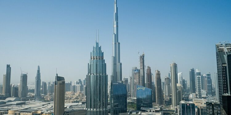 SULMET AMERIKANO-IZRAELITE/ Emiratet e Bashkuara Arabe evakuojnë ‘Burj Khalifën’