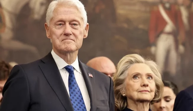 DËSHMIA PËR DOSJEN “EPSTEIN”/ Hillary: Nëse duan luftë, duhet të na dëgjojnë të gjithë