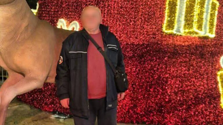 SHQIPTARI TENTOI TË ABUZONTE ME TË BIJËN/ Rrëfehet nëna e adoleshentes: E gjeta të zhveshur sipër vajzës. E godita me tigan dhe…