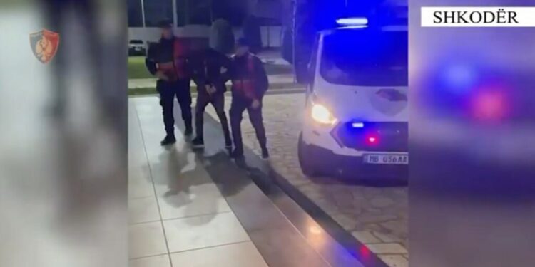 E PËSON KEQ/ Vodhi një bankë në Koplik, arrestohet pas 4 vitesh 22-vjeçari