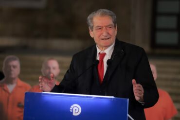 “JU E NXORRËT RAMËN LAKURIQ SI HAJDUT”/ Berisha: Pasi mori kartonin e zi në Bruksel në Mynih i përplasën derën në fytyrë…