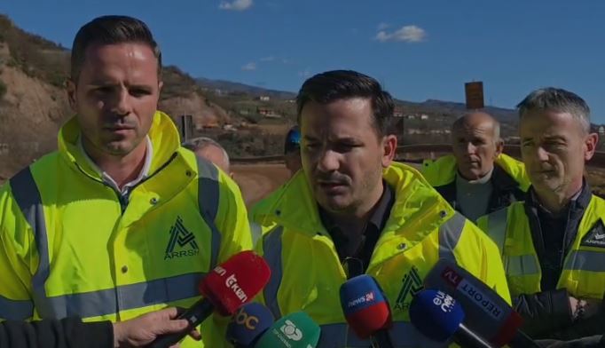 JUGLINDJA NË IZOLIM TOTAL/ Rrëshqitjet në Librazhd-Prrenjas, drejtori i Planifikimit në ARRSH: S’japim dot një afat se kur do të hapet rruga