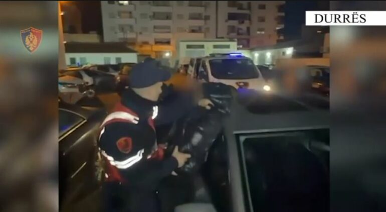 OPERACIONI “SIGURIA”/ Armë zjarri, municion luftarak e drogë, pesë të arrestuar në Durrës