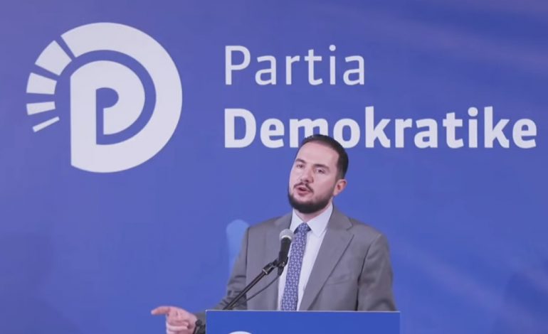 PAS DEKLARATAVE TË BERISHËS/ Salianji ndan videon nga takimi në Fier: Jemi për një PD fituese, jo qaramane…