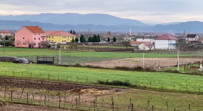 DYFISHOHET ÇMIMI/ Toka bujqësore në rrethinat e Tiranës kushton deri në 100 euro/m², rreth 70 herë mbi mesataren e BE