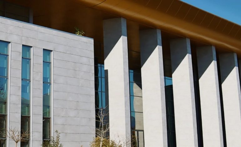 “PO SHKELEN TË DREJTAT E GJYQËTARËVE”/ KLGJ reagon pas debatit për pagat: Po rritet trysnia…