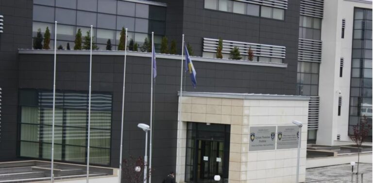 KOSOVË/ Arrestohen katër persona, dyshohen për mashtrim në vlerë prej mbi 1.5 milion euro