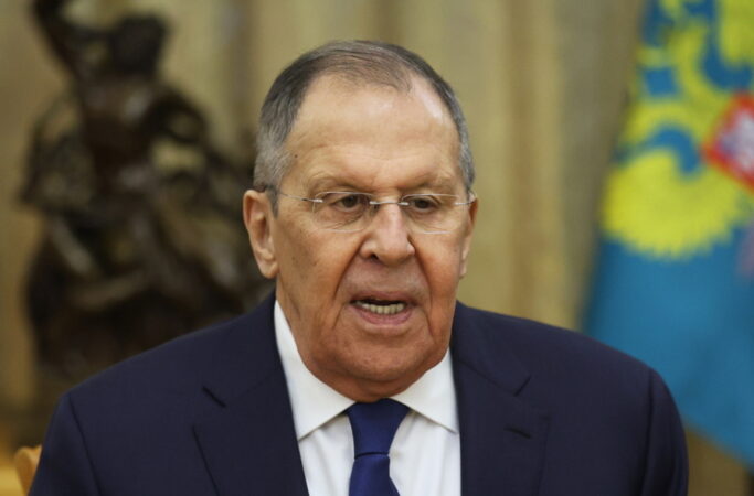 LAVROV I PRERË: Moska nuk ka vendosur asnjë afat për t’i dhënë fund luftës në Ukrainë