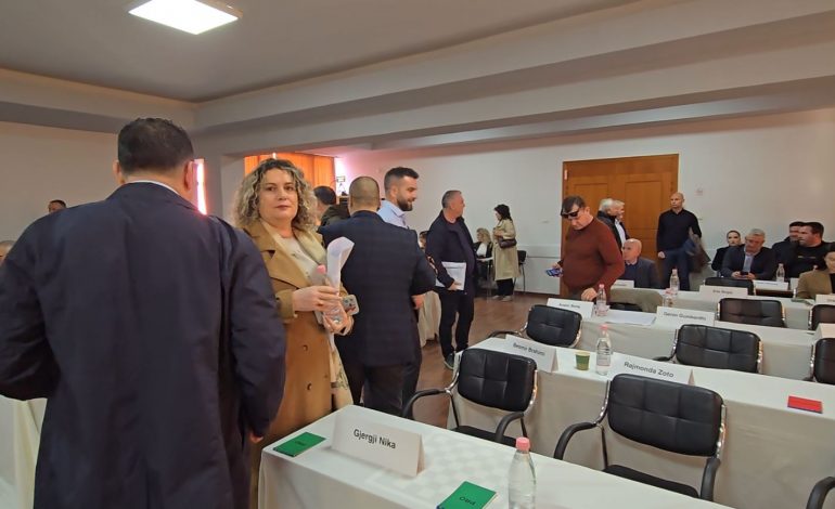 RENDI I DITËS/ Plas debati, ndërpritet mbledhja e Këshillit Bashkiak të Vlorës