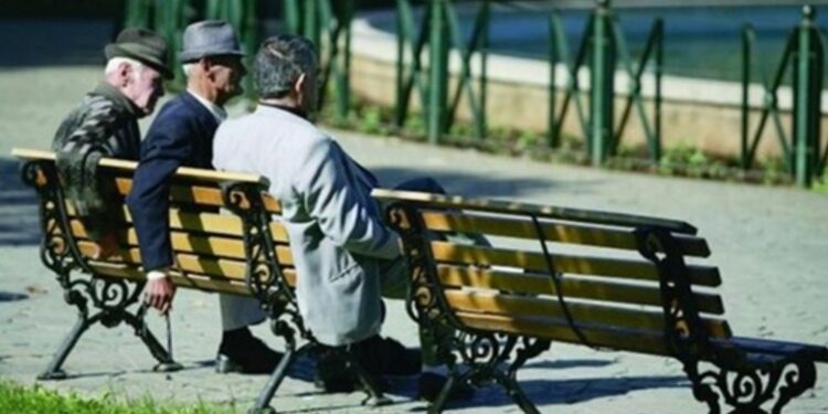 SHPRESË PËR 90 MIJË PENSIONISTË QË MBETË PA BONUS NË JANAR/ Ministria e Ekonomisë: Skema do rishikohet