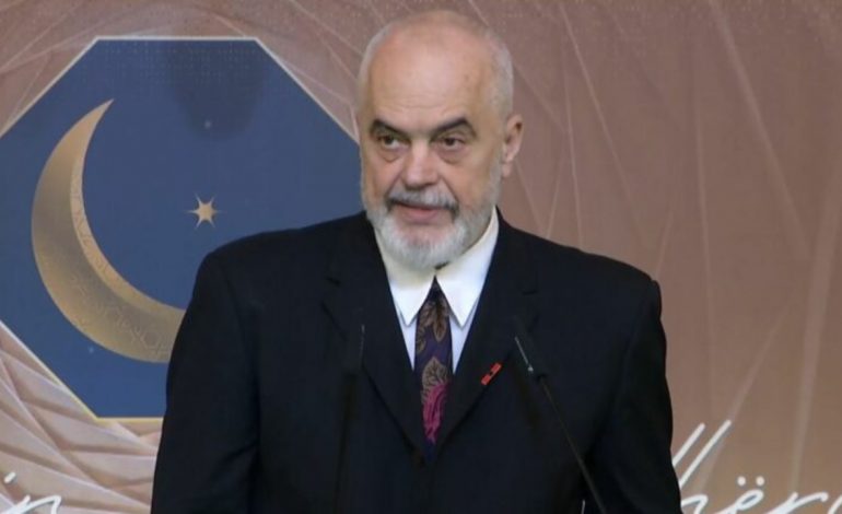 MUAJI I RAMAZANIT/ Kryeministri Rama uron besimtarët myslimanë: Agjërim të lehtë dhe të pranuar