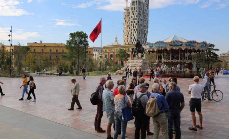INSTAT: Janari 2026 nis me rënie të turistëve të huaj në Shqipëri
