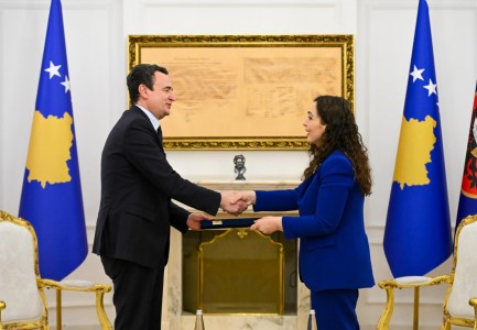 PAS KONSTITUIMIT TË KUVENDIT/ Albin Kurti mandatohet nga presidentja Osmani për formimin e qeverisë së re