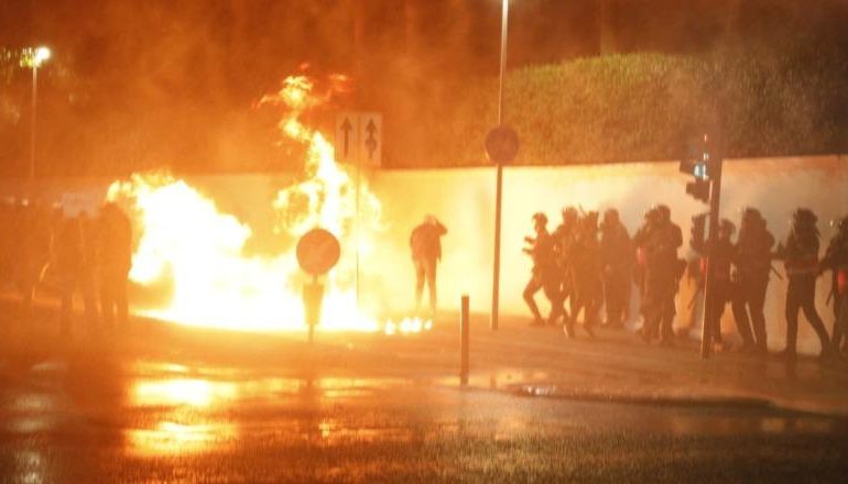 PROTESTA E DHUNSHME/ 15 militantët e Berishës dalin para Gjykatës së Tiranës për masën e sigurisë