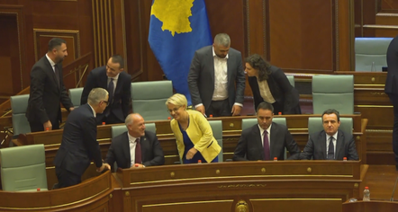 ZGJEDHJA E PRESIDENTIT TË KOSOVËS/ Kurti fton opozitën, PDK e LDK: Të presim vendimin e Kushtetueses