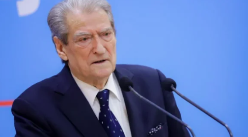 BETIMI I MINISTRAVE/ Berisha: Ceremonia më qesharake e 35 viteve të fundit