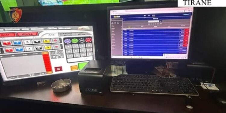 POLICIA AKSION NË TIRANË/ Zbulohen dy lokale me lojëra fati të paligjshme, arrestohen 3 persona