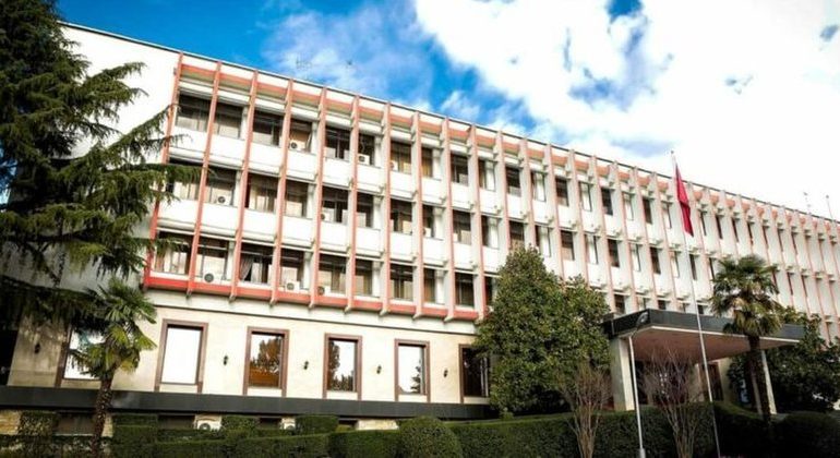 THIRRJE QYTETARËVE SHQIPTARË/ Ministria e Jashtme: Shmangni udhëtimet në Lindjen e Mesme
