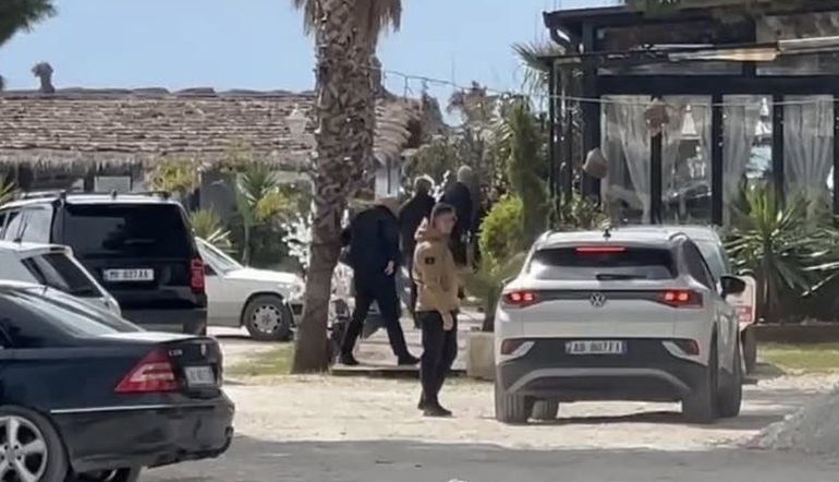 FOTOLAJM/ Kryeministri Rama mbërrin në Vlorë: Takim me deputetë dhe përfaqësues të pushtetit vendor