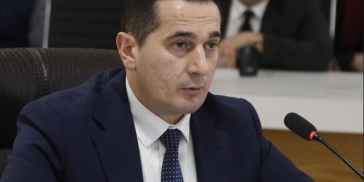 “DO GODASIM ÇDO FUNKSIONAR QË BASHKËPUNON ME KRIMIN”/ Kreu i SPAK ndan mesazhin e fortë