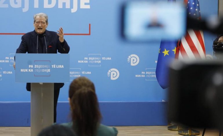 SALIANJI KANDIDAT PËR KRYETAR TË PD? Berisha e sulmon: Ai zgjodhi të birësohej politikisht, është i vetë përjashtuar
