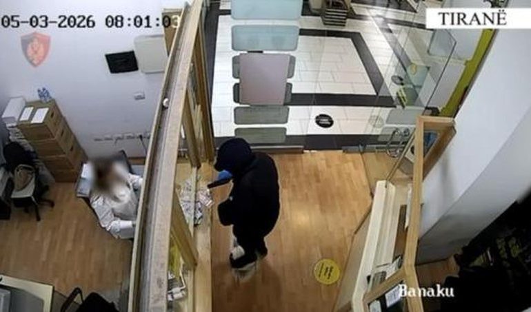 “E KISHA PLANIFIKUAR PREJ KOHËSH…”/ Ja çfarë tha në polici i dyshuari i grabitjes me armë