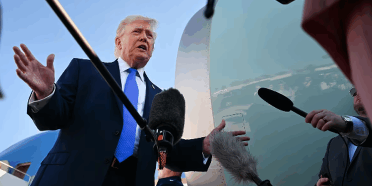 LUFTA DREJT FUNDIT? Trump: Arritëm një marrëveshje prej 15 pikash me Iranin, Hormuzi drejt hapjes