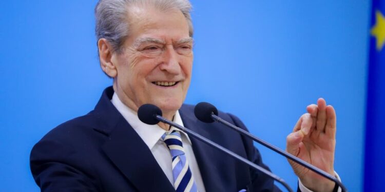 NJOFTON PROTESTËN E RADHËS/ Berisha: Rama nuk do të vërë kurrë nën kontroll vullnetin e shqiptarëve